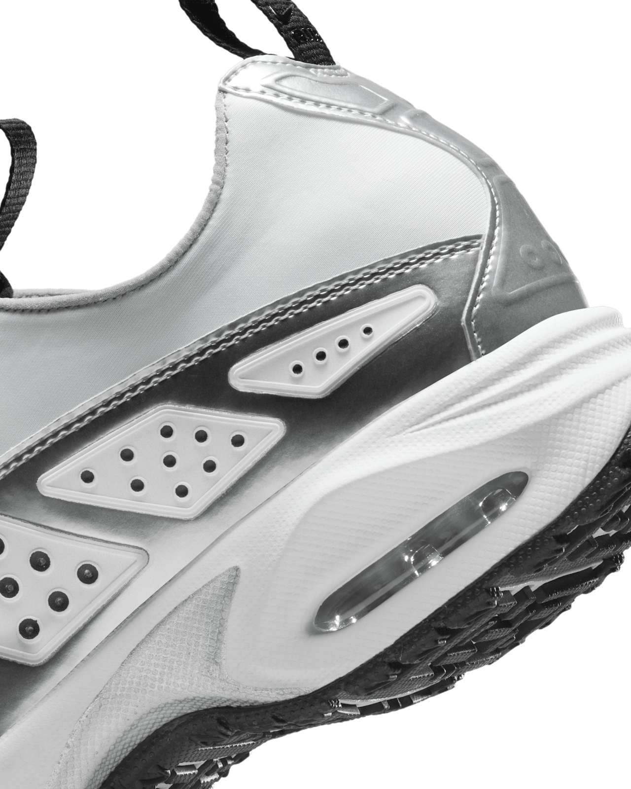 NIKE公式】エア マックス SNDR 'White and Metallic Silver